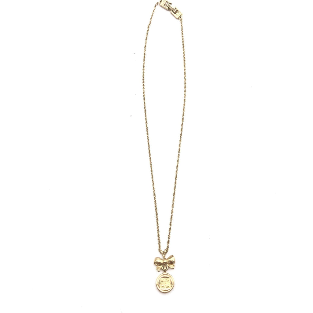 Gold Tone Bow Pendant Chain Necklace