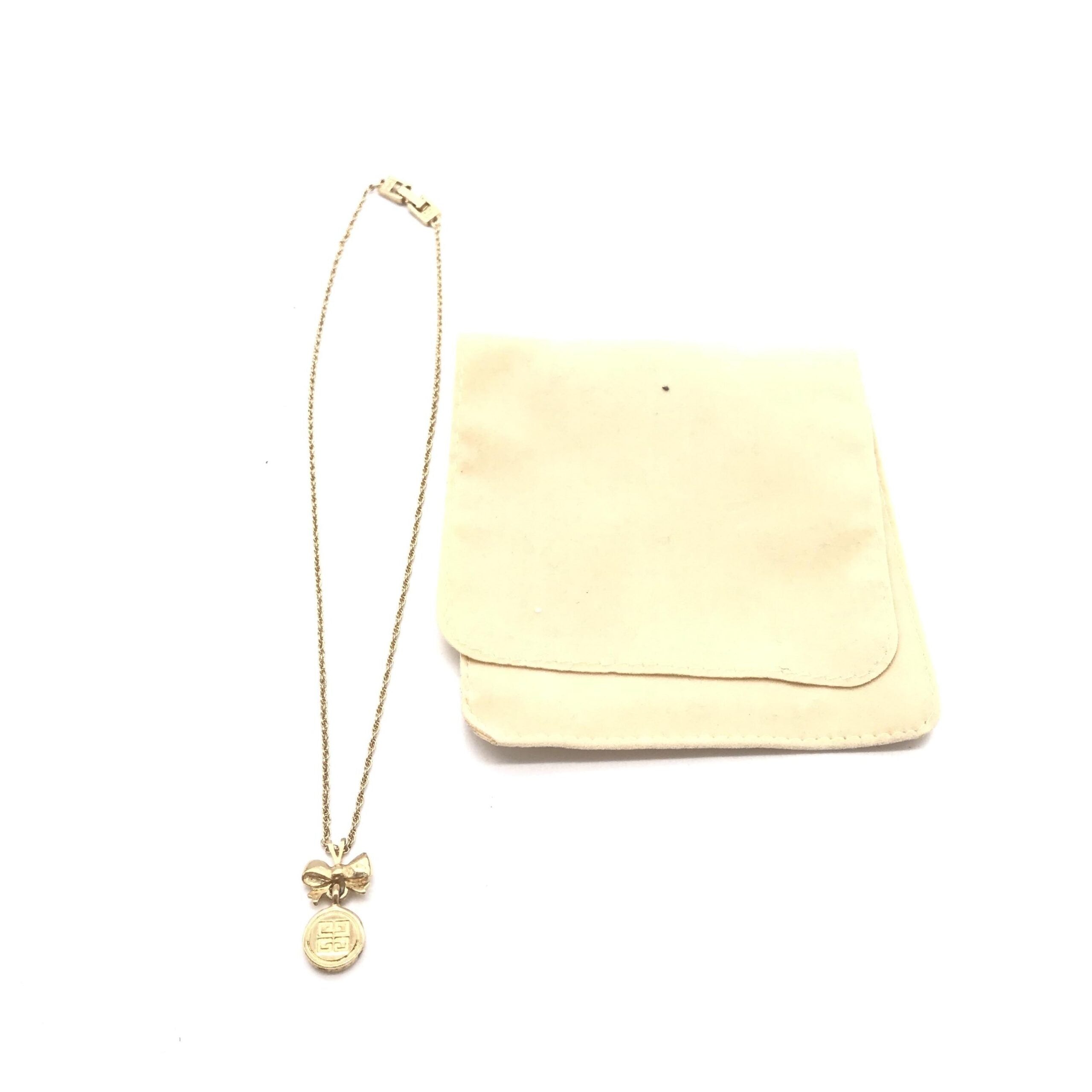 Gold Tone Bow Pendant Chain Necklace