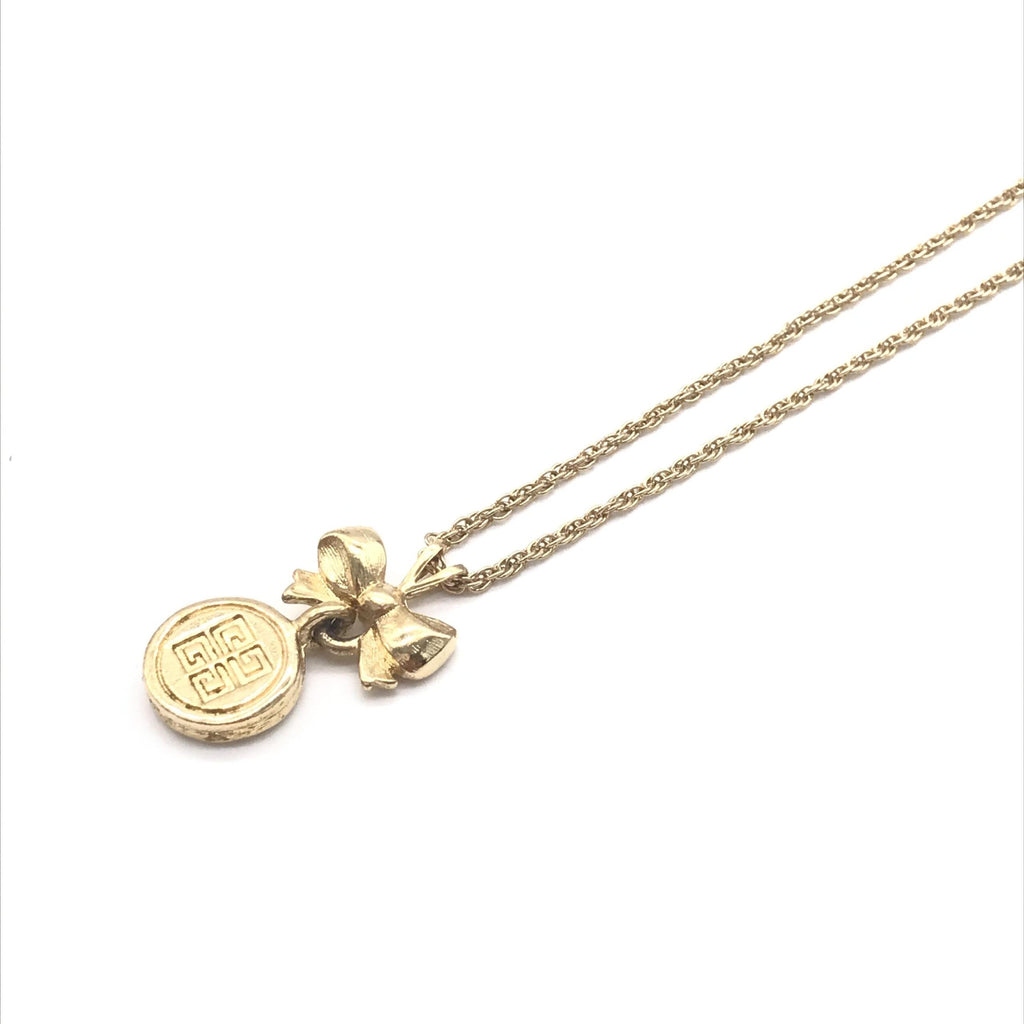 Gold Tone Bow Pendant Chain Necklace