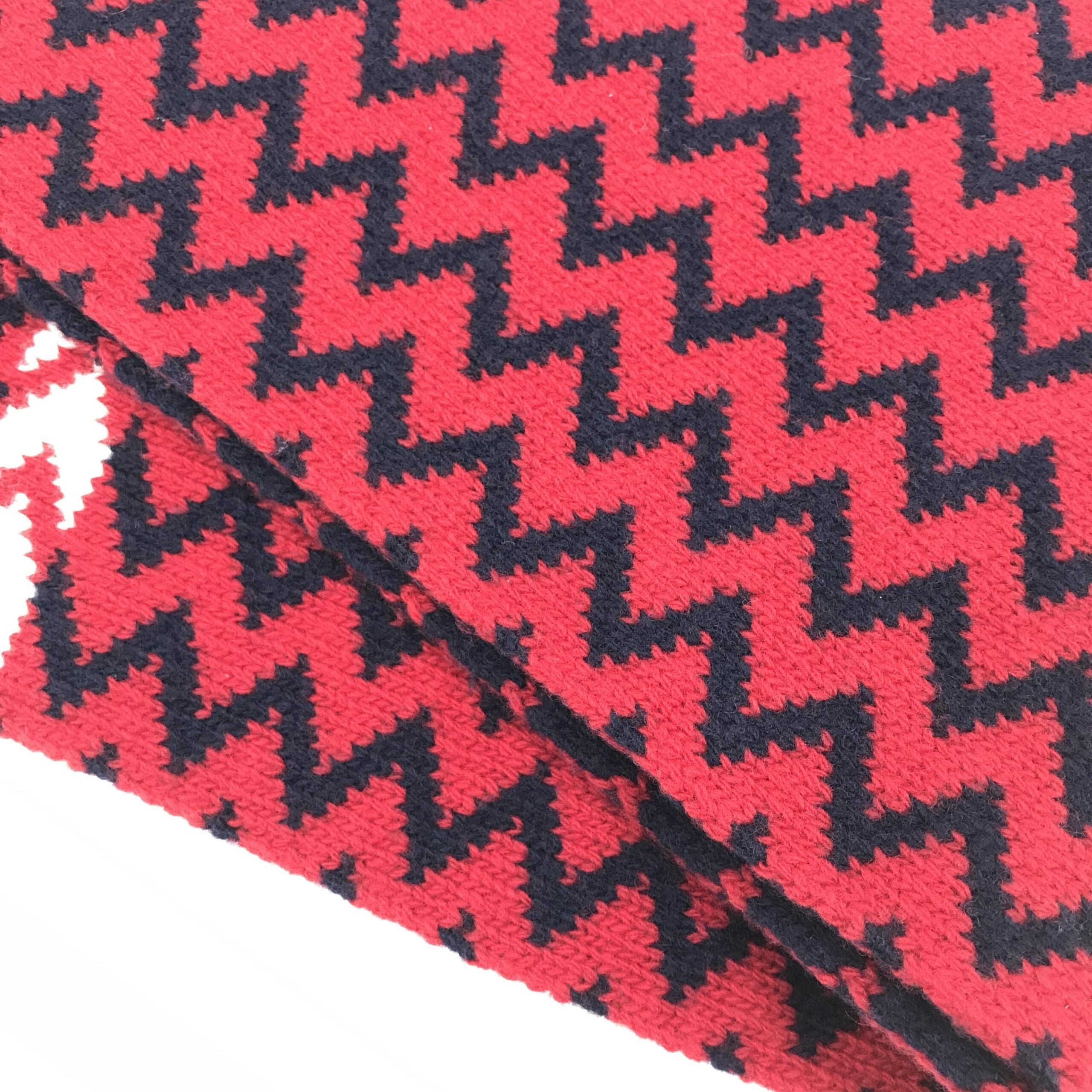 Red Zigzag Wool Knit Scarf