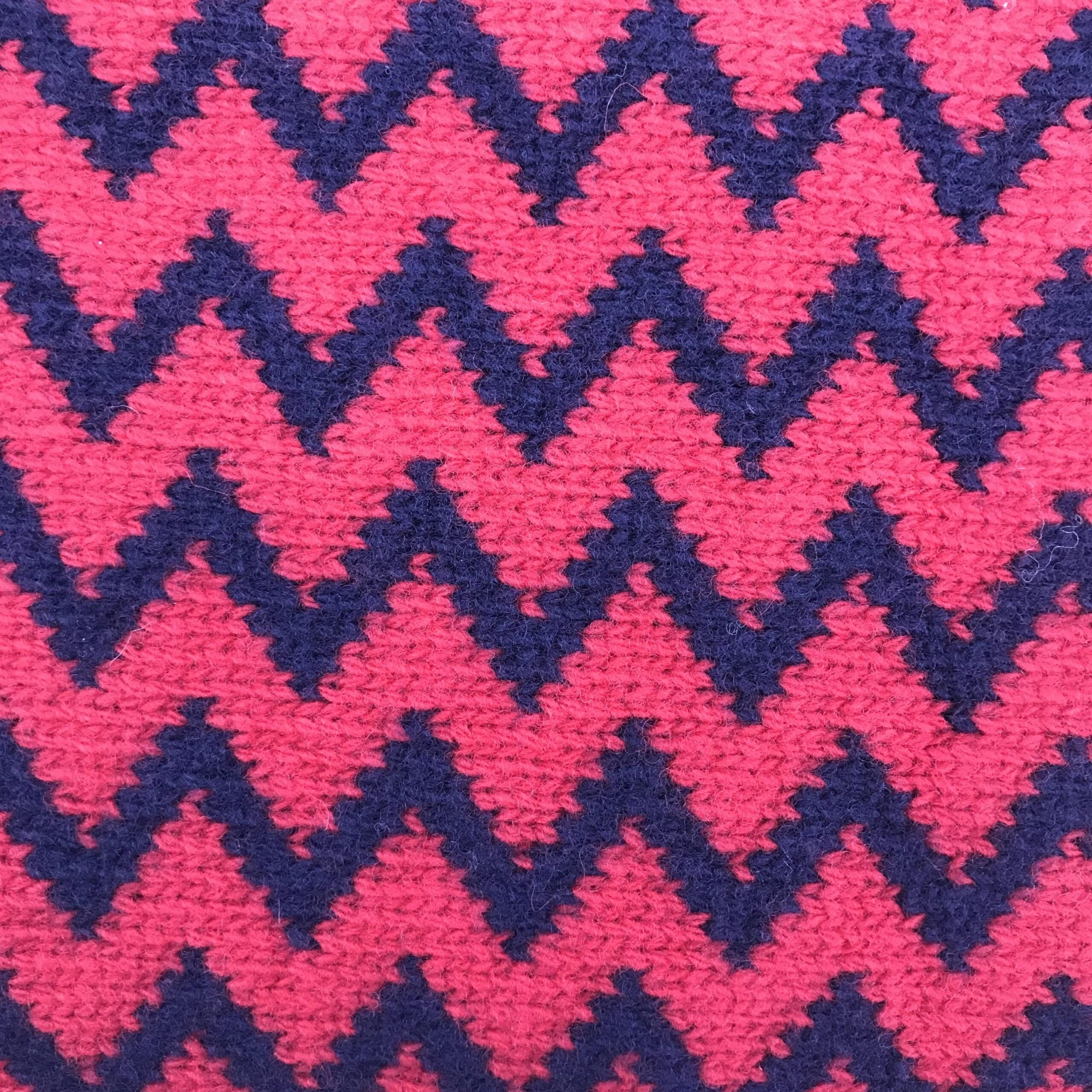 Red Zigzag Wool Knit Scarf