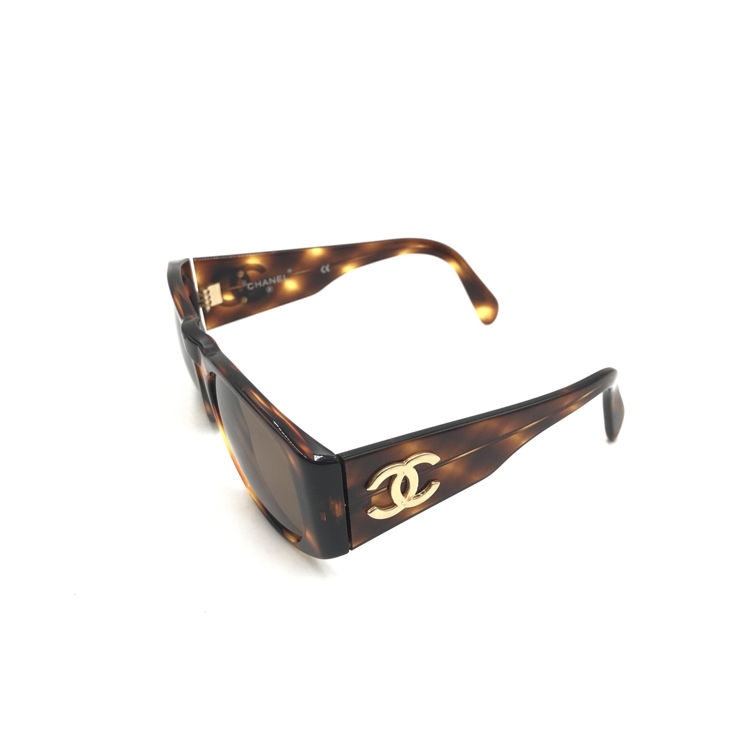 Vintage Classic Tortoise Sunglasses