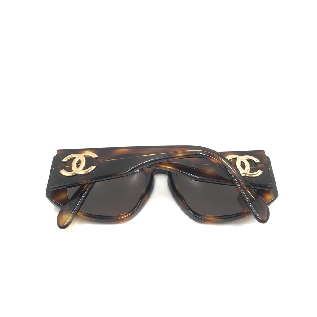 Vintage Classic Tortoise Sunglasses