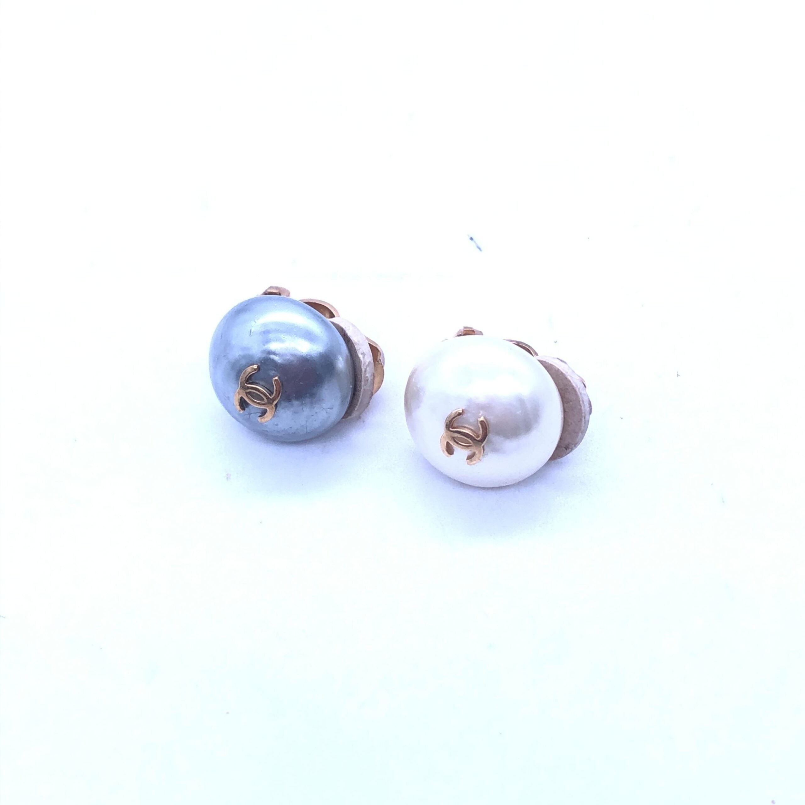 Gray And White Pearl Stud Earrings