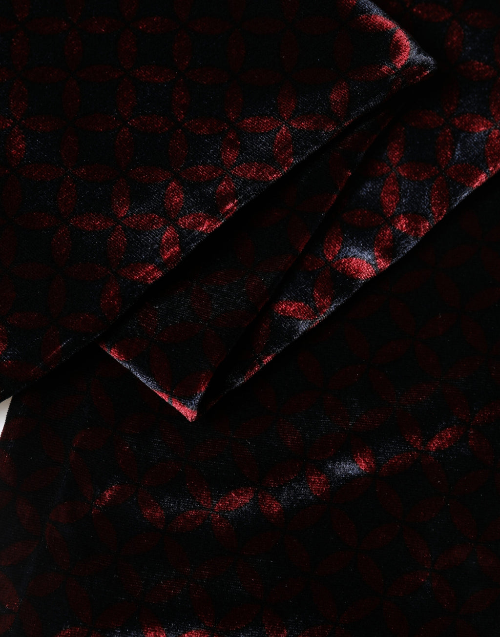 Black Red Rayon Geometric Pattern Fringe 140cm X 16cm  Scarf