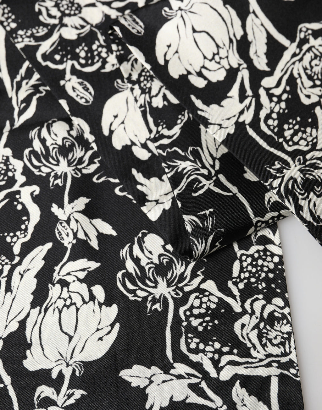 Black White Silk Floral Print Fringe 136cm X 15.5cm  Scarf