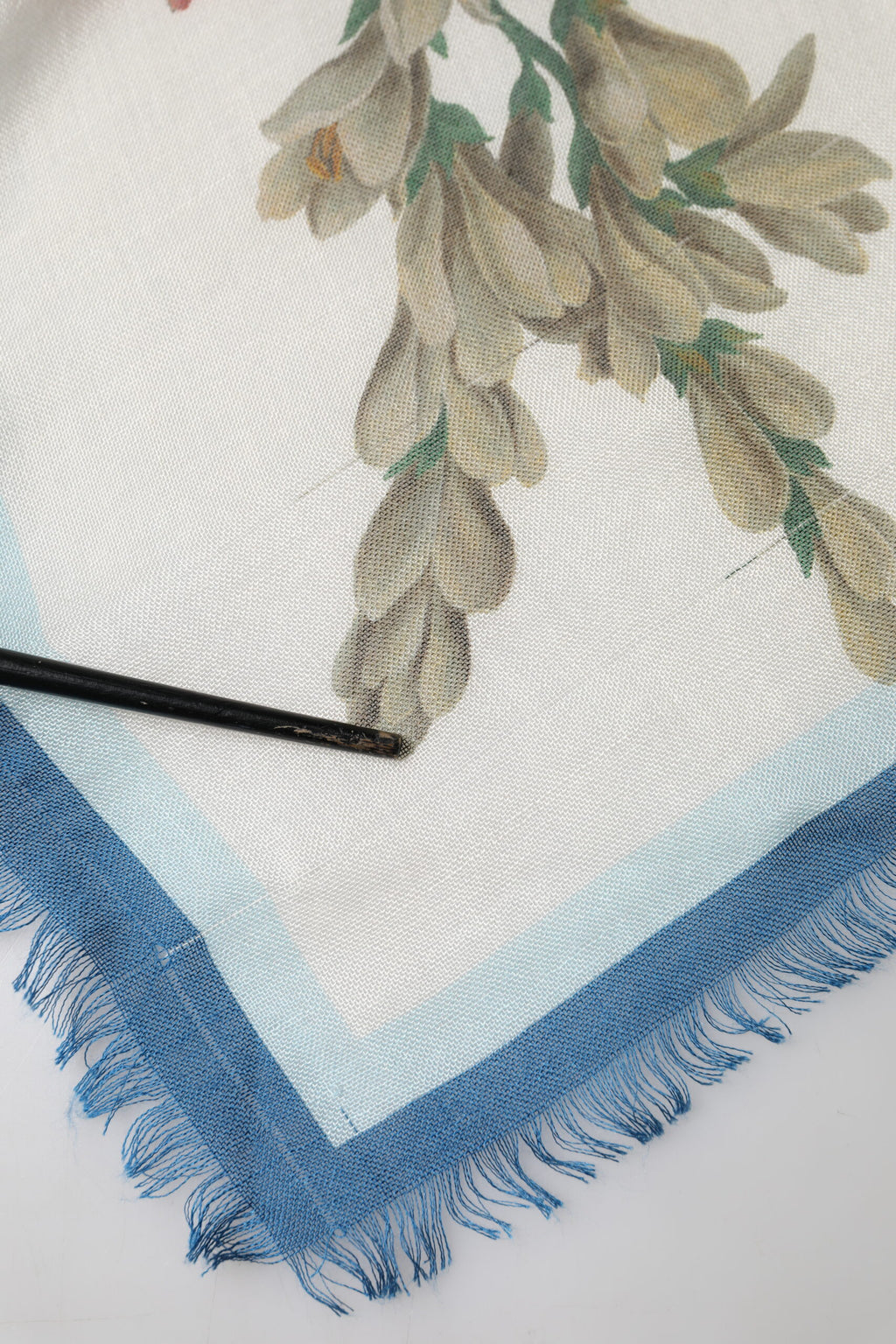 White Flower Vase Cashmere Stole Wrap 132cm x 128cm Scarf