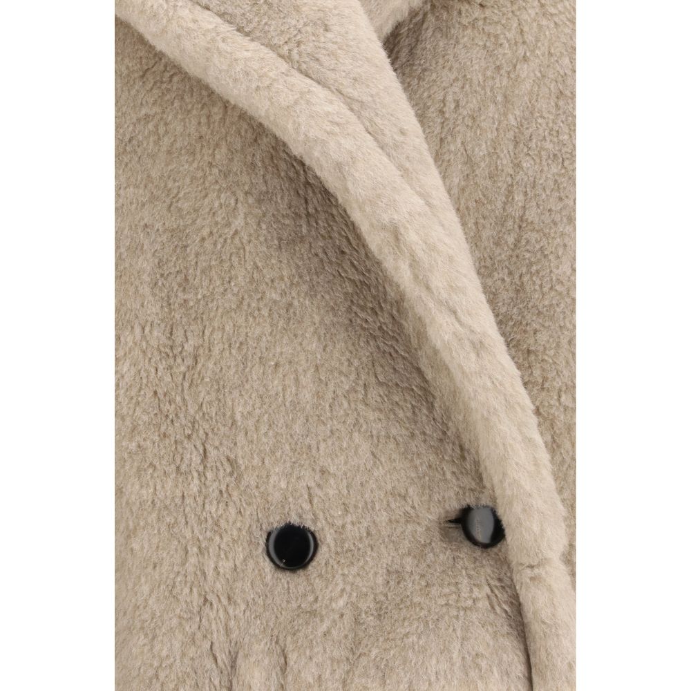 Beige Alpaca Vicugna Pacos Coat