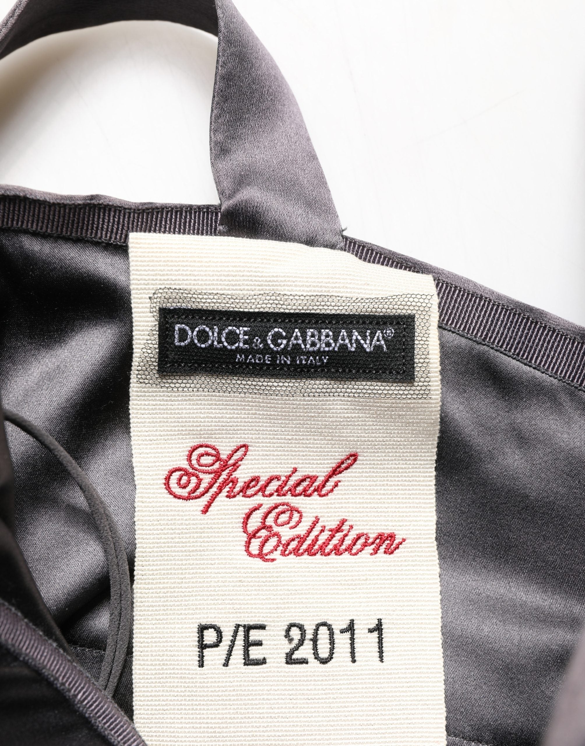 Black Satin Sleeveless Sweetheart Dress