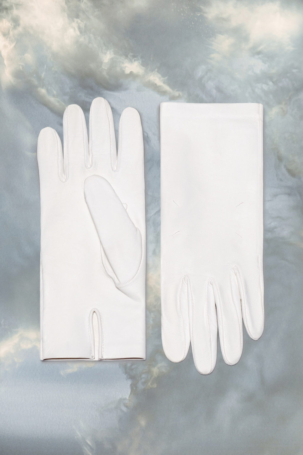 White Fibres Gloves