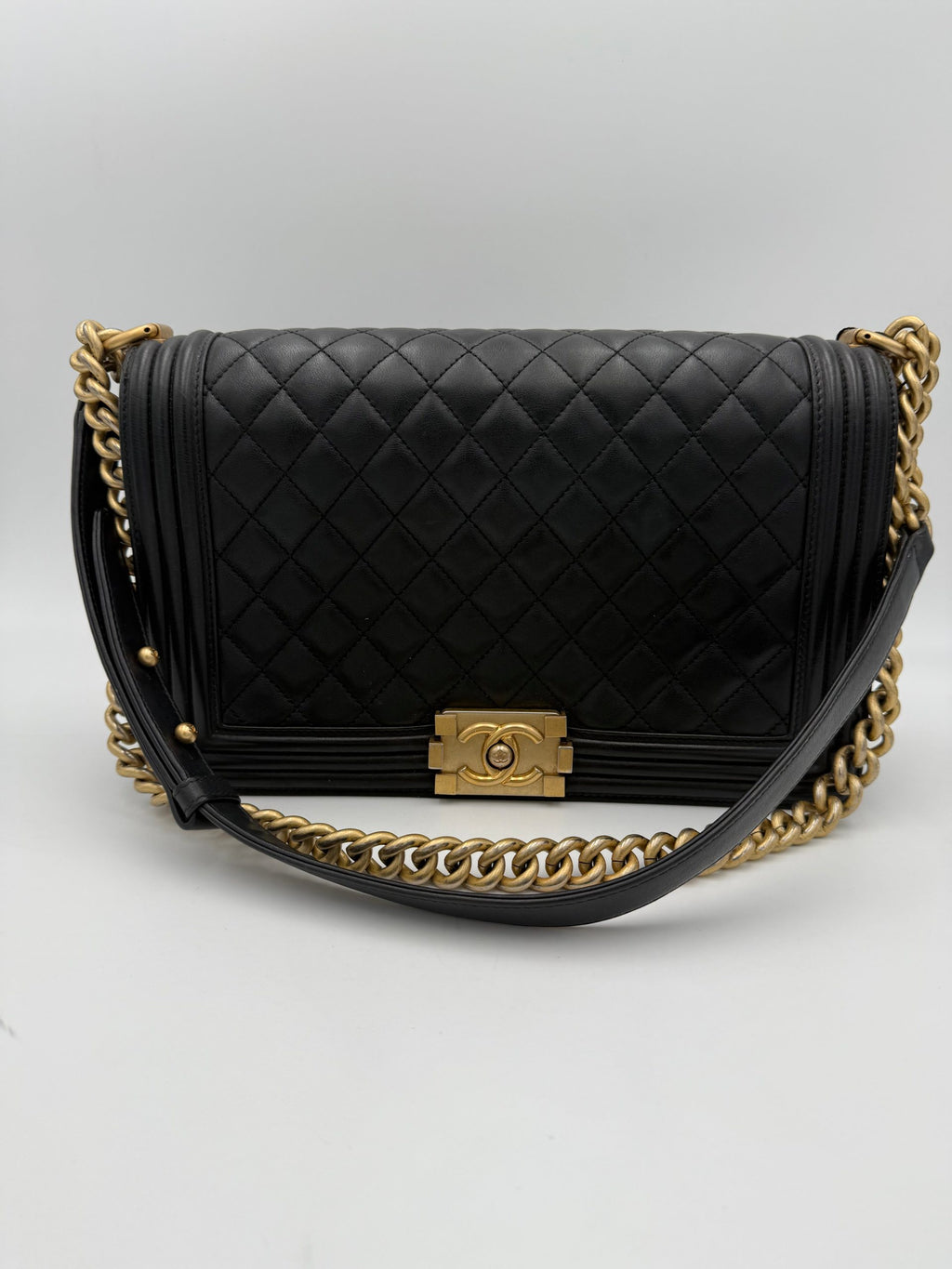 CHANEL BOY Grande Handbag