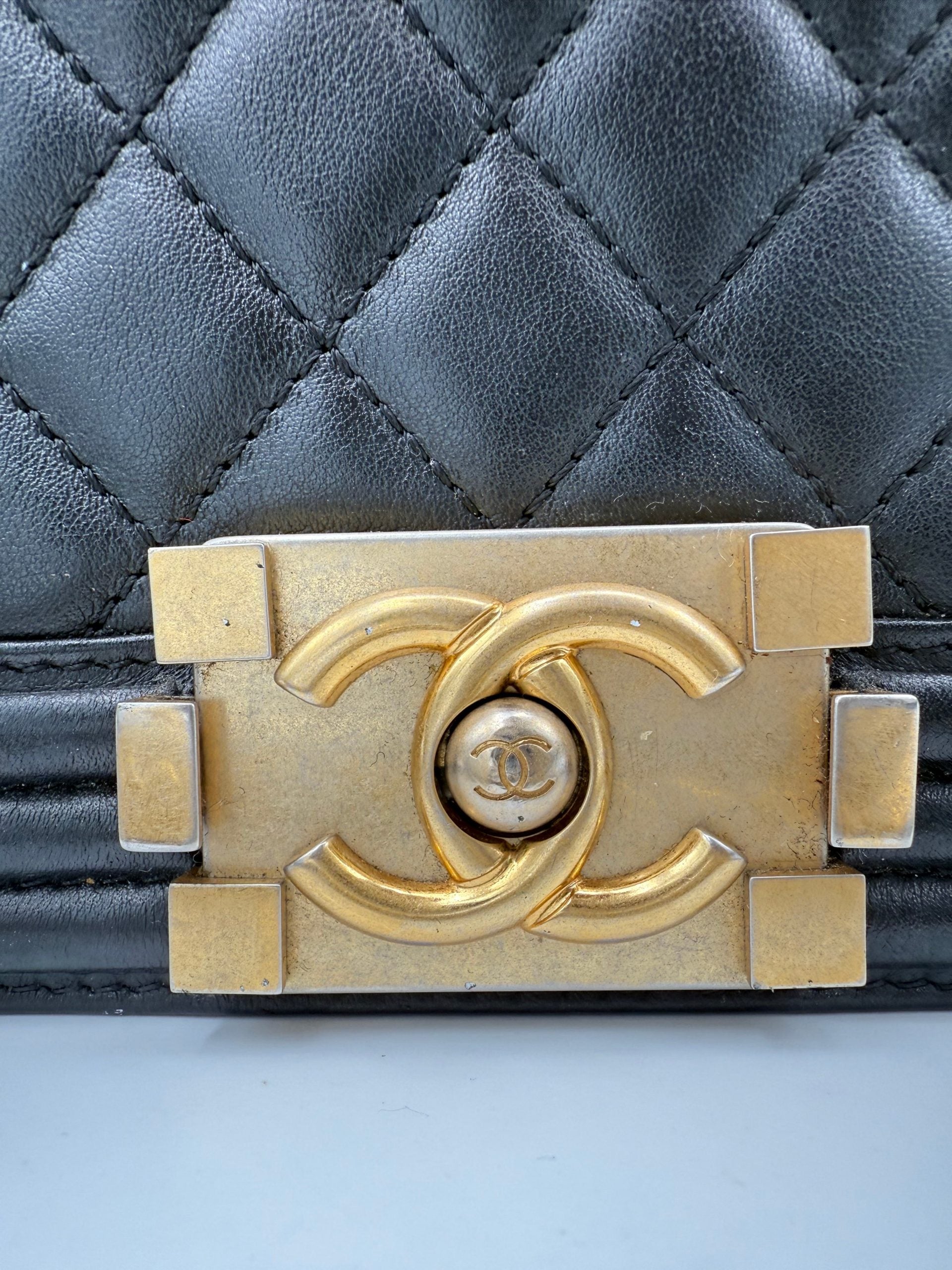 CHANEL BOY Grande Handbag