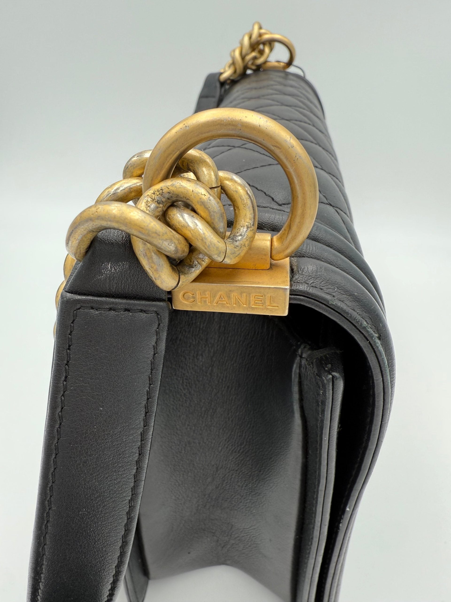 CHANEL BOY Grande Handbag