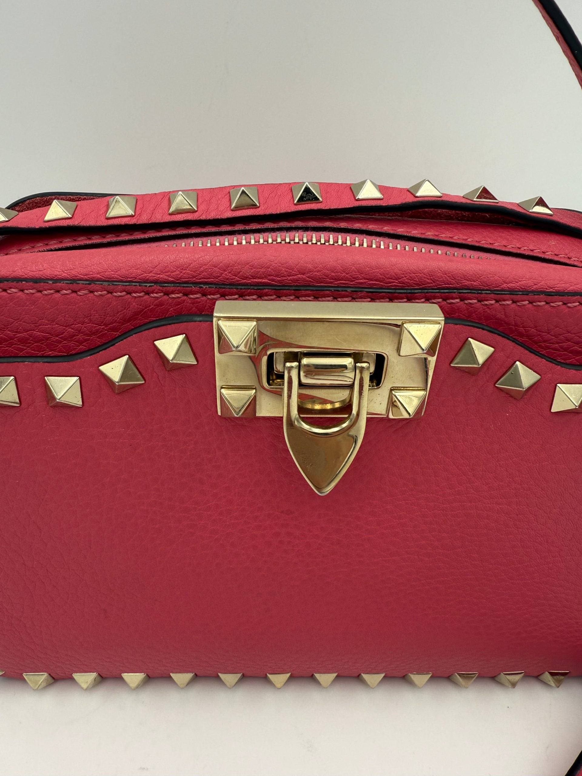 VALENTINO GARAVANI Rockstud Camera Bag Pink