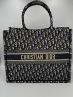 DIOR TOTE BOOK Grande Tote