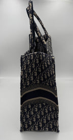 DIOR TOTE BOOK Grande Tote