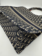 DIOR TOTE BOOK Grande Tote