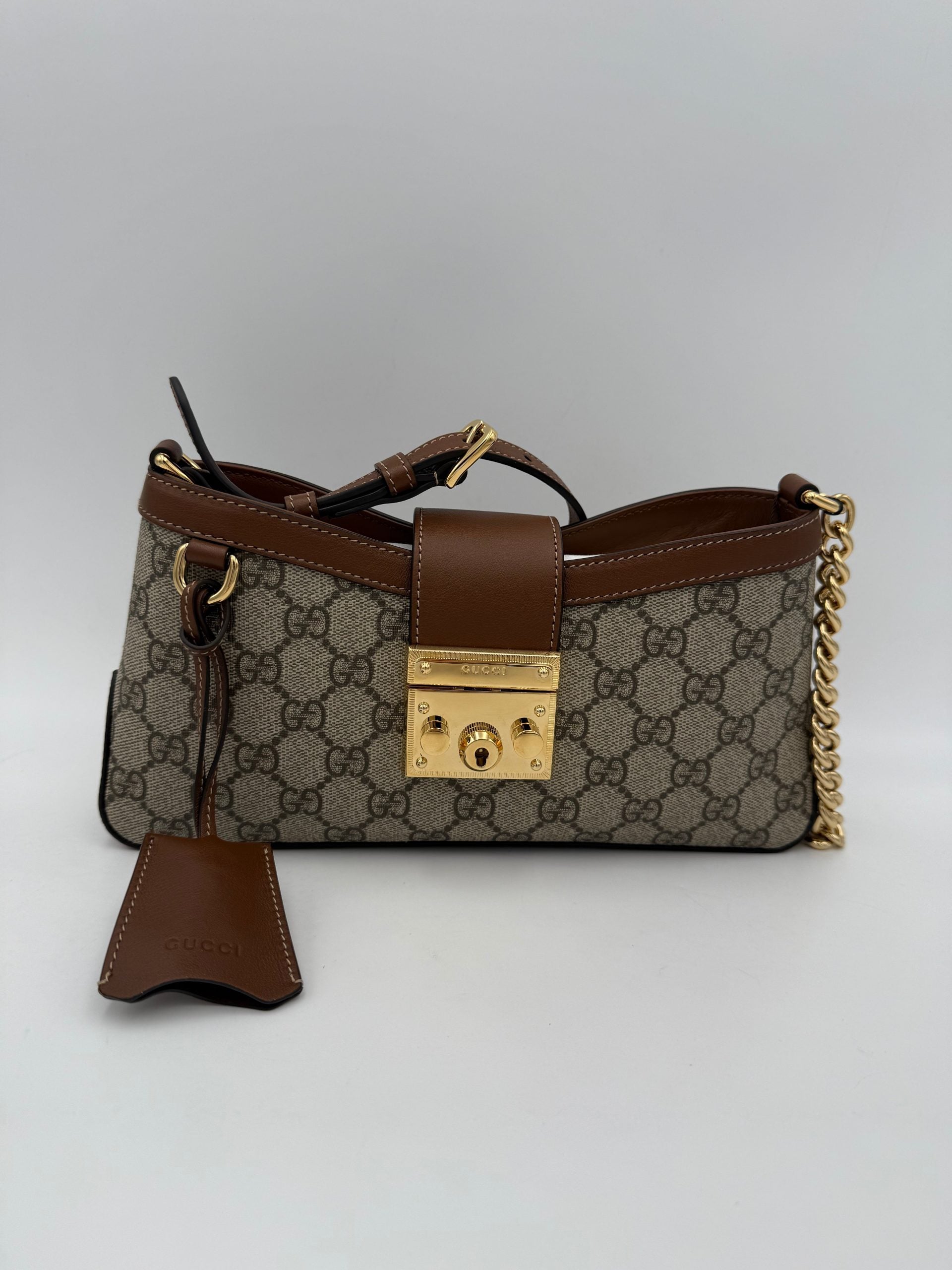 GUCCI PADLOCK GG Supreme Shoulder Bag