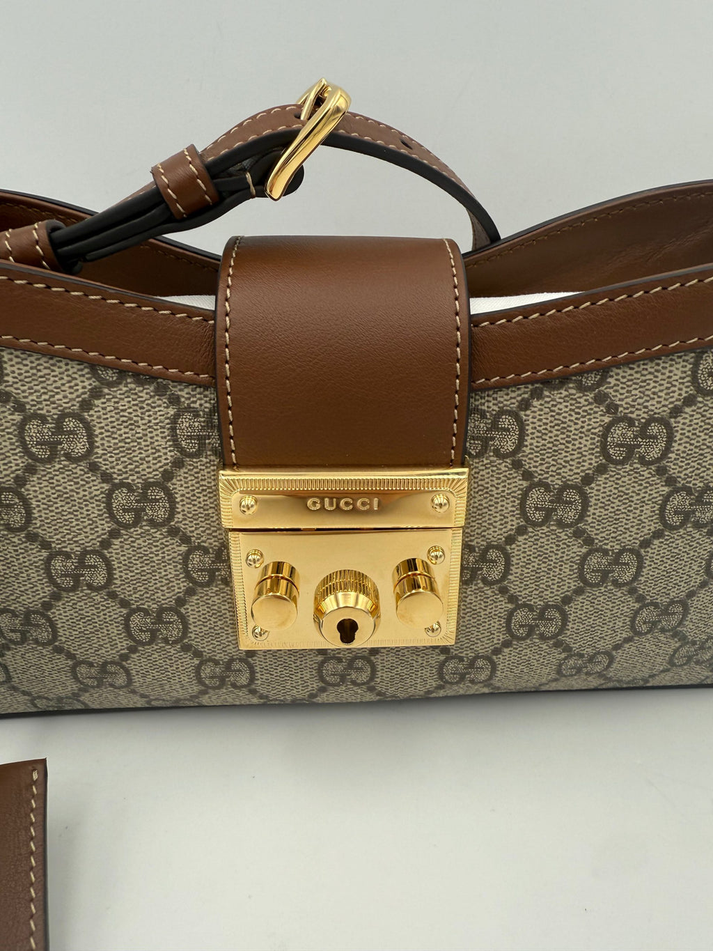GUCCI PADLOCK GG Supreme Shoulder Bag