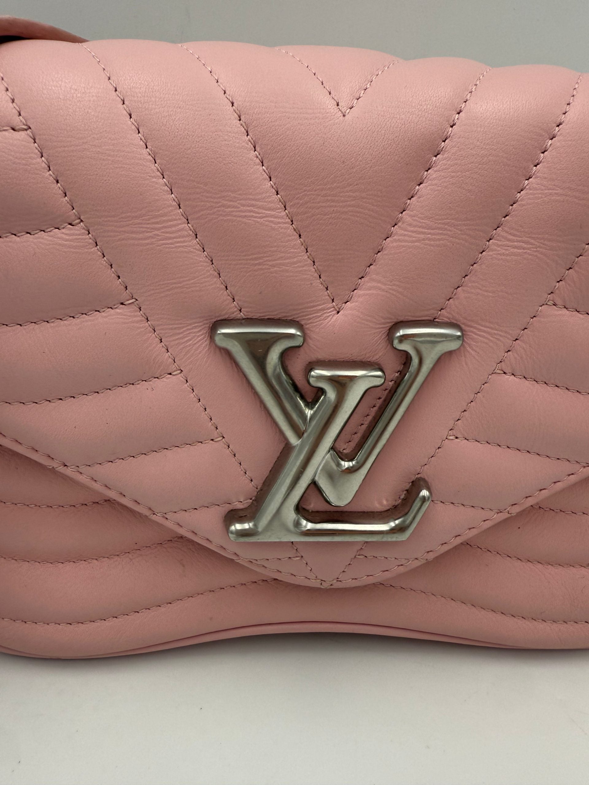 LOUIS VUITTON NEW WAVE Rosa MM Leather Handbag