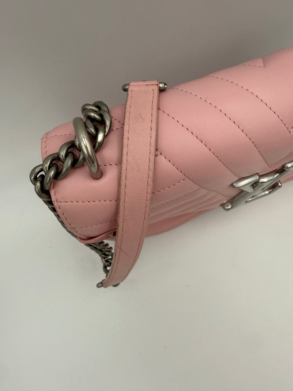 LOUIS VUITTON NEW WAVE Rosa MM Leather Handbag