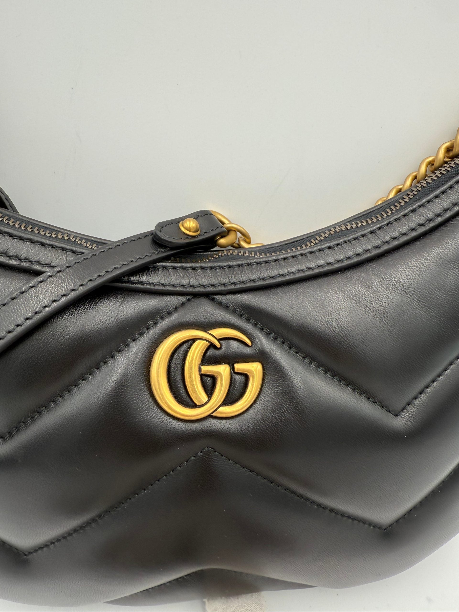 GUCCI HOBO PUFFER MARMONT Black Handbag