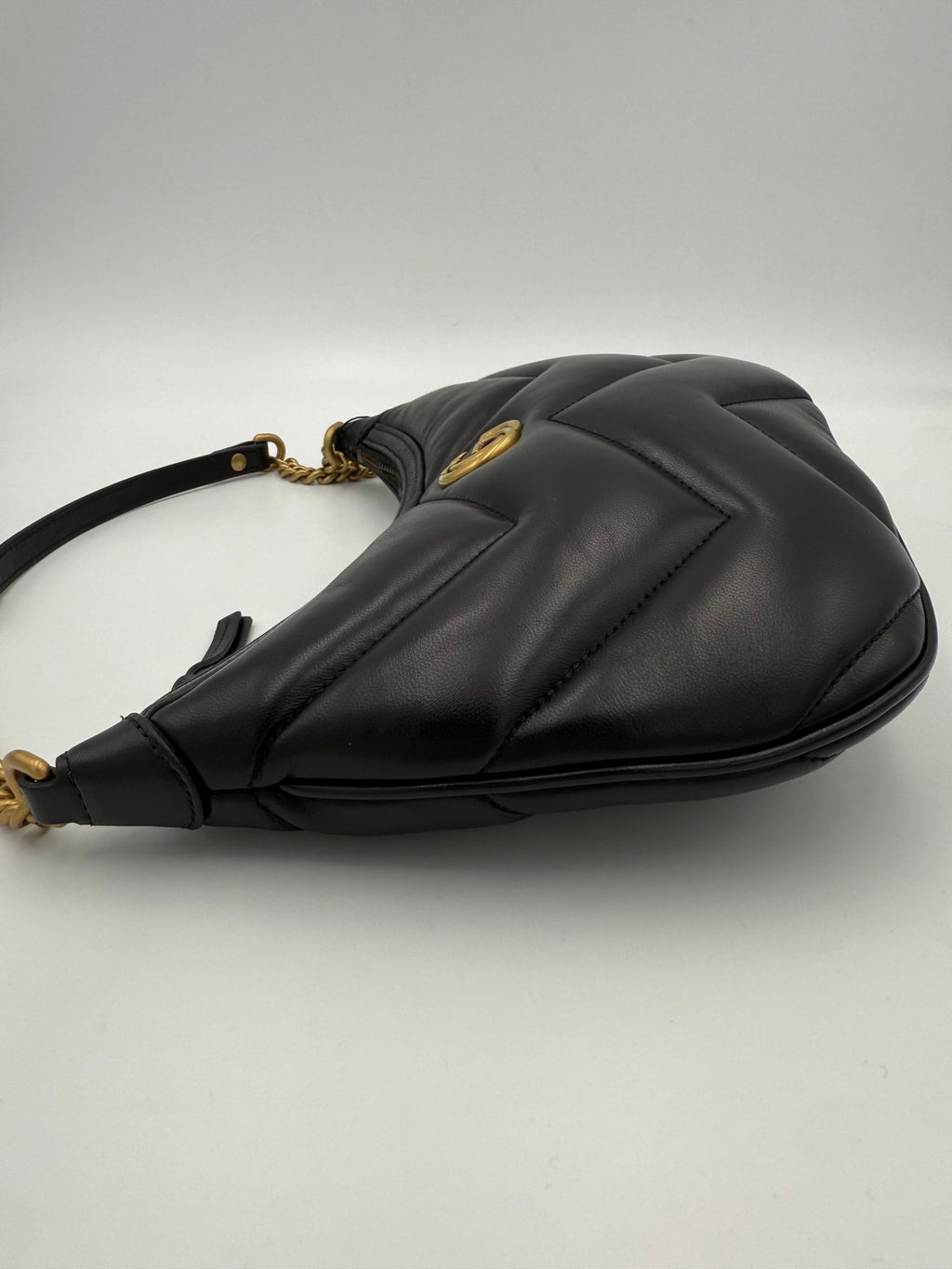 GUCCI HOBO PUFFER MARMONT Black Handbag