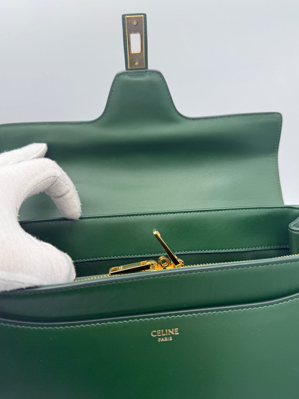 CELINE 16 Classique Amazone Handbag