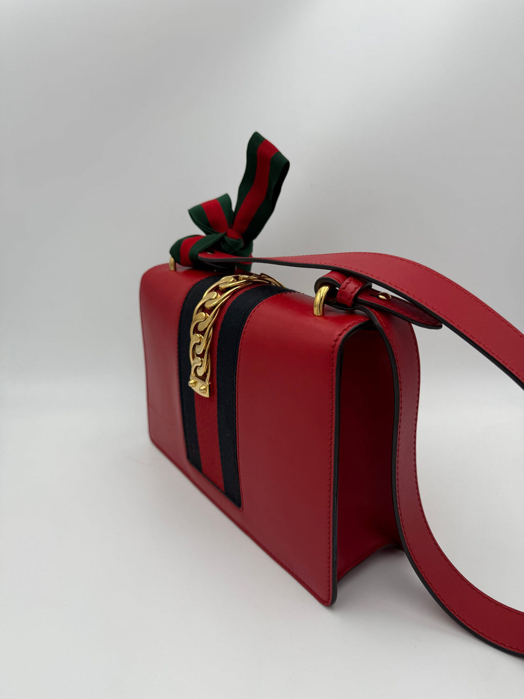 GUCCI SYLVIE Red Handbag