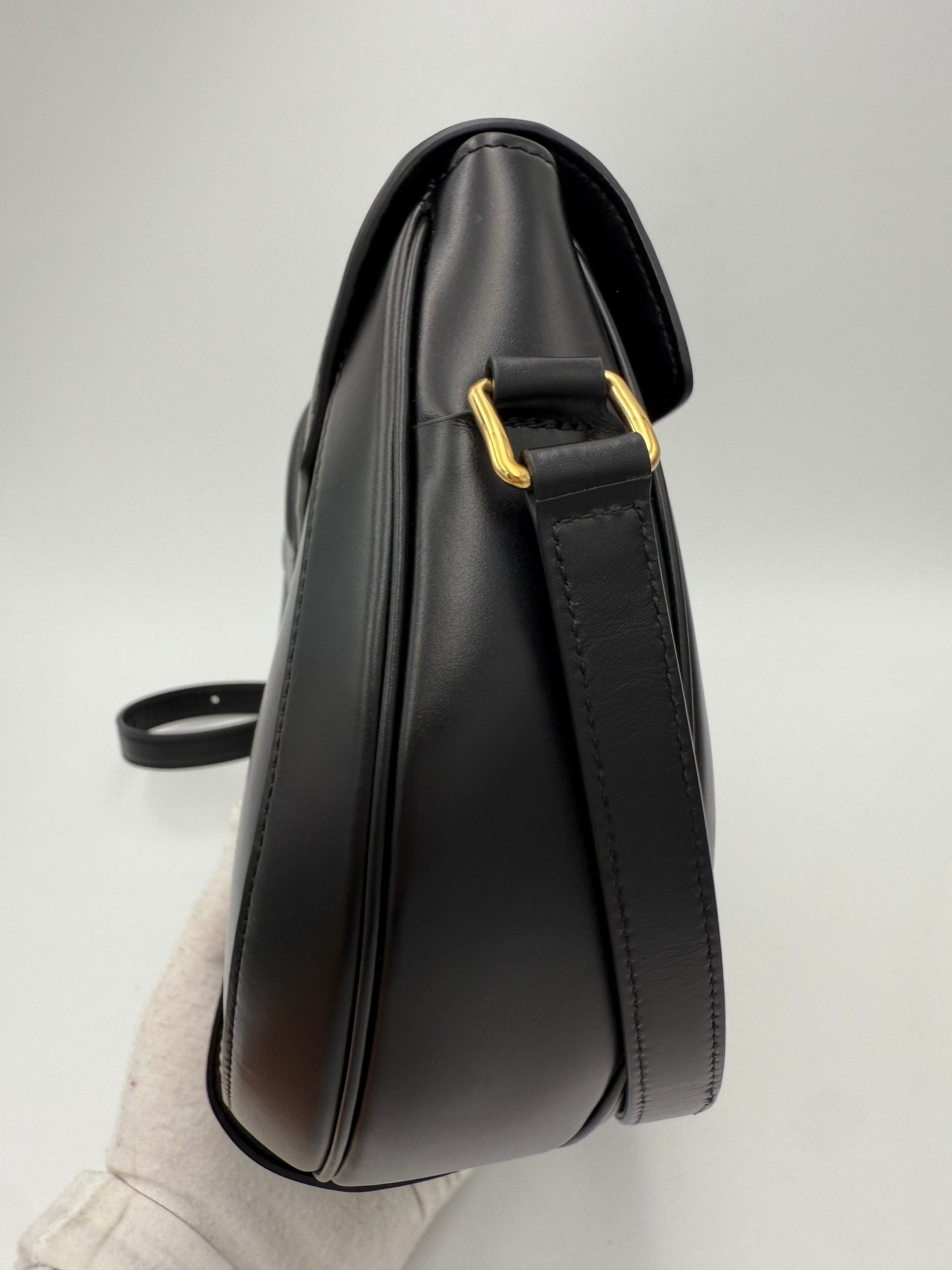 CELINE Sac 16 Besace Black Large Bag