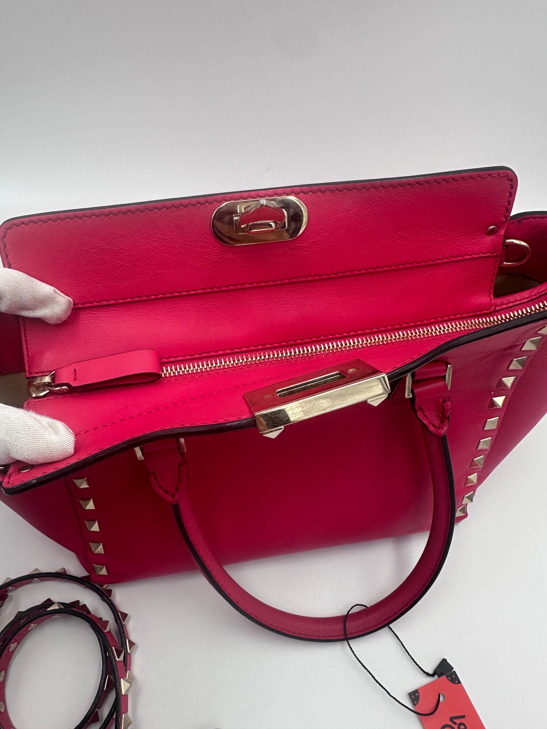 VALENTINO GARAVANI Rockstud Medium Pink Handbag