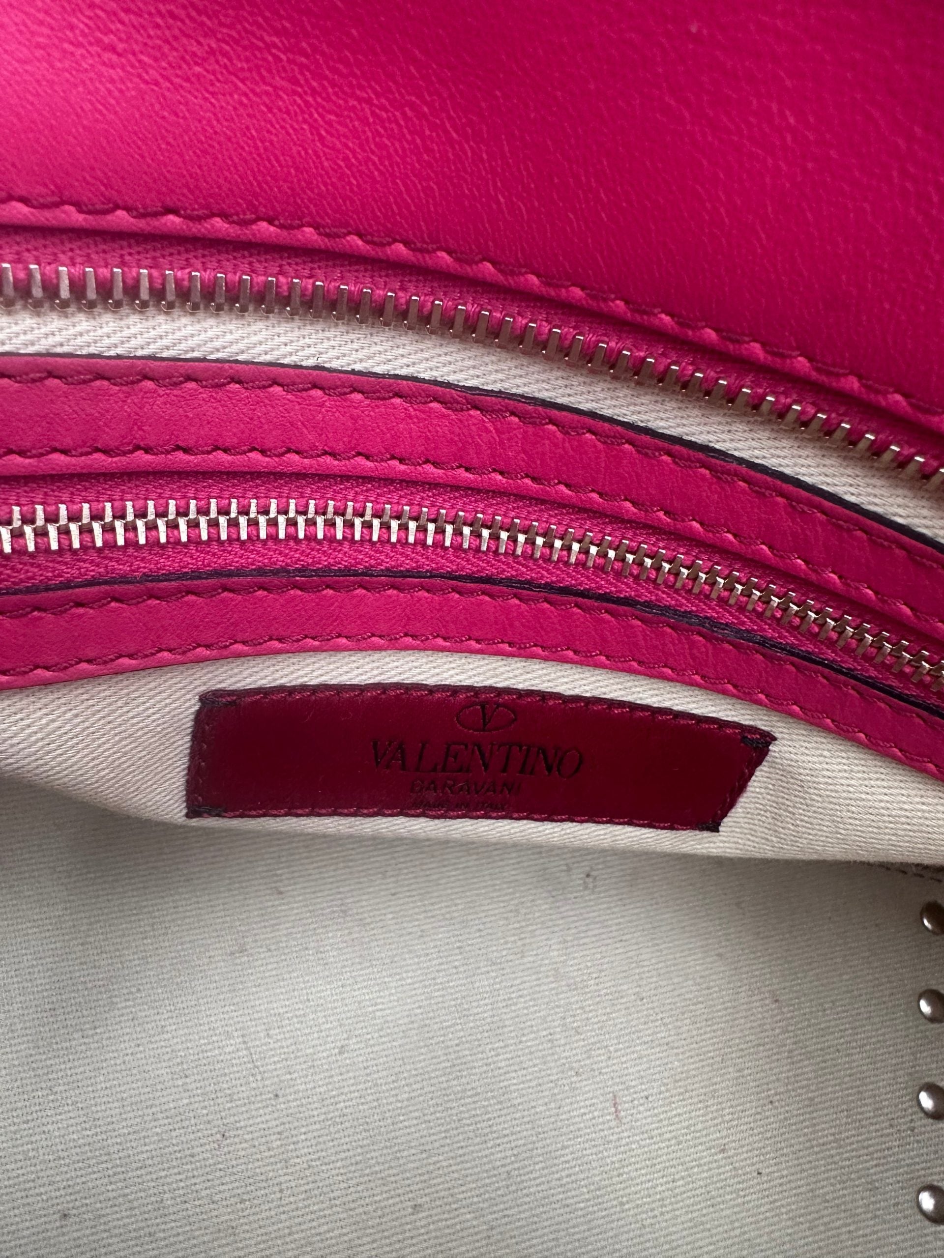 VALENTINO GARAVANI Rockstud Medium Pink Handbag