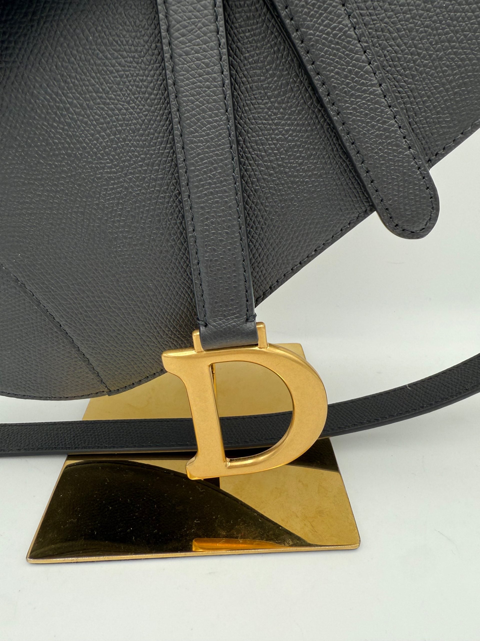 DIOR SADDLE Grained Calfskin Handbag
