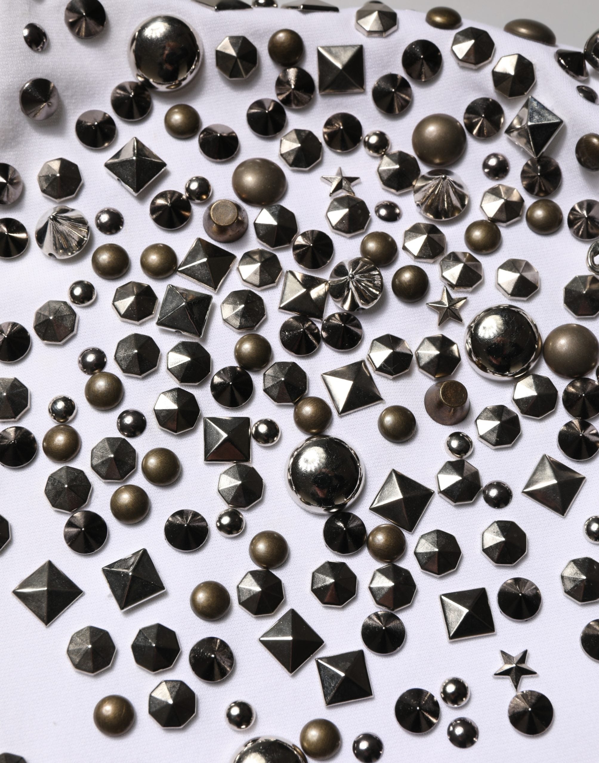 White Rhinestones Sleeveless Round Neck T-shirt