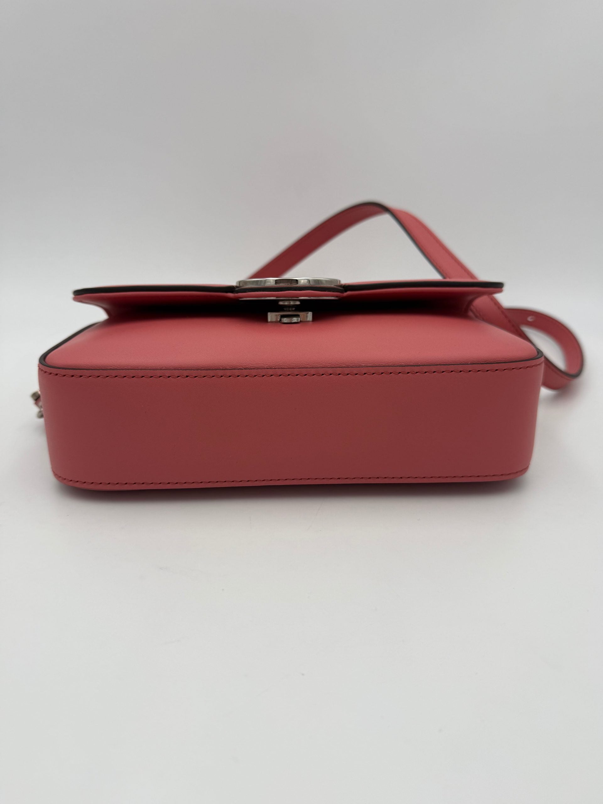 GUCCI GG Marmont in Leather Shoulder Bag