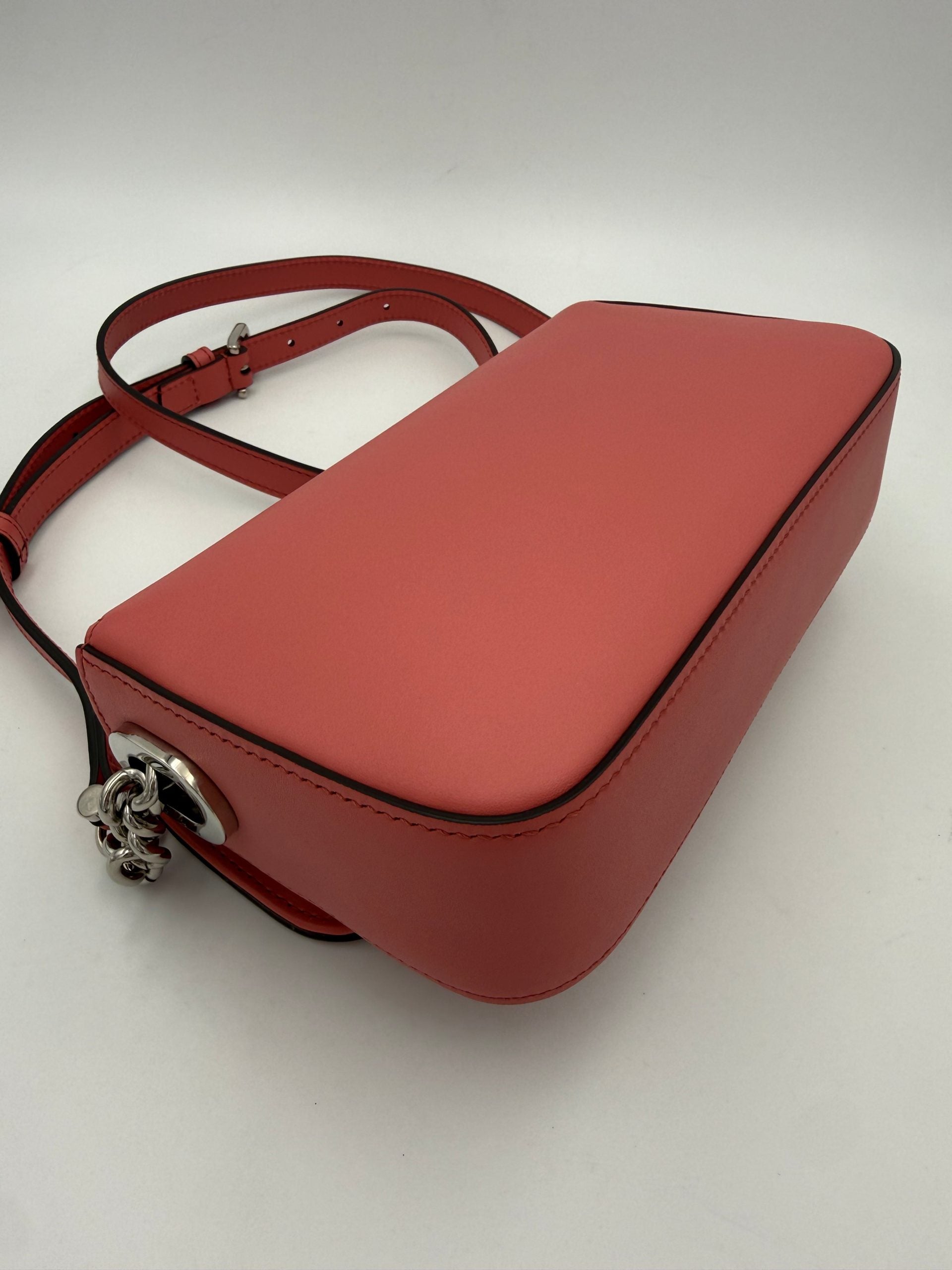 GUCCI GG Marmont in Leather Shoulder Bag