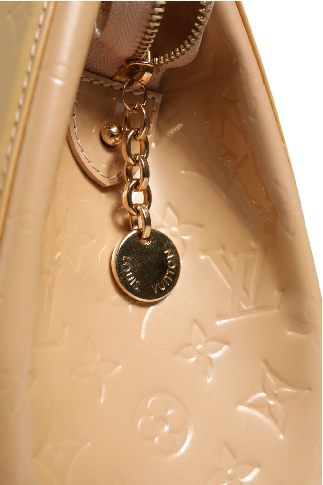 Monogram Vernis Brea MM Beige Poudre