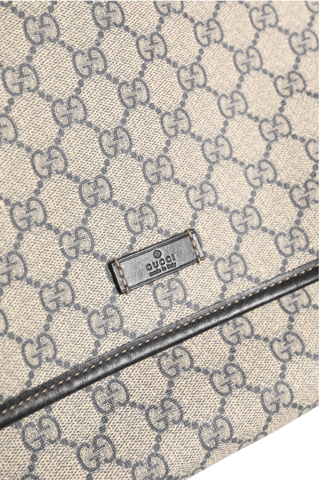 Gucci GG Supreme Messenger Bag