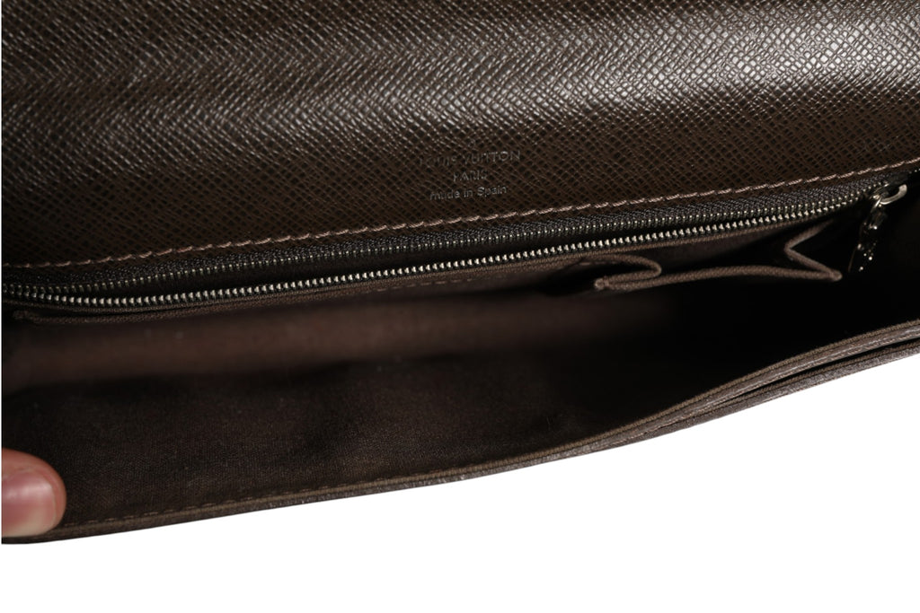 Belaia Clutch Taiga Leather