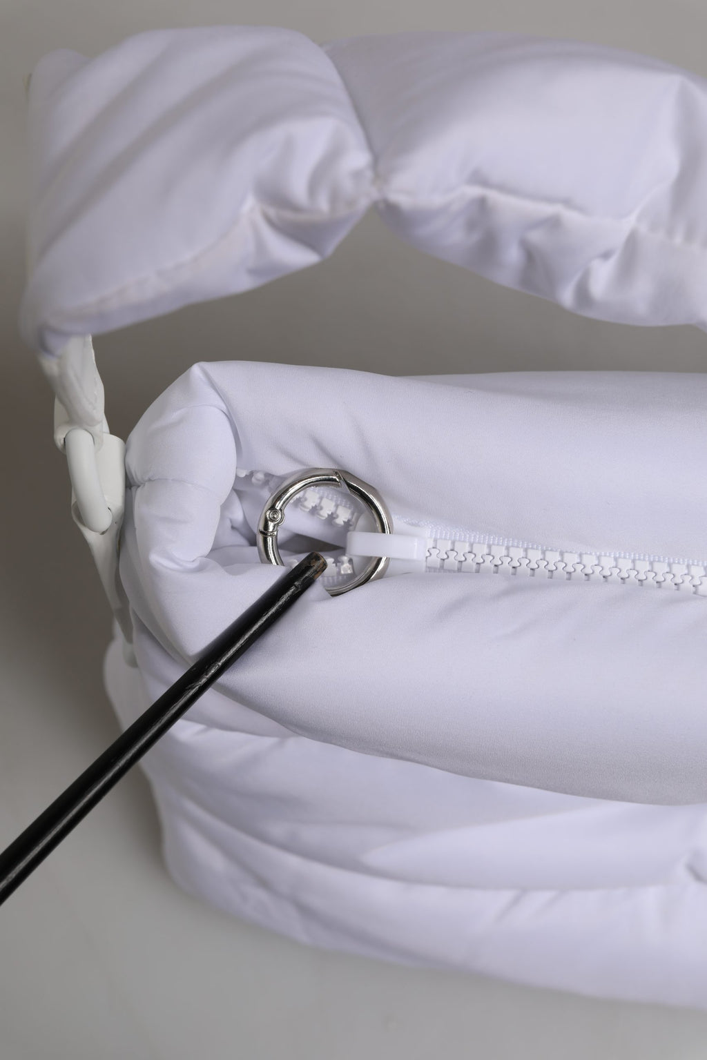 White Logo Plaque Polyester Quilted Shoulder Borse Bag