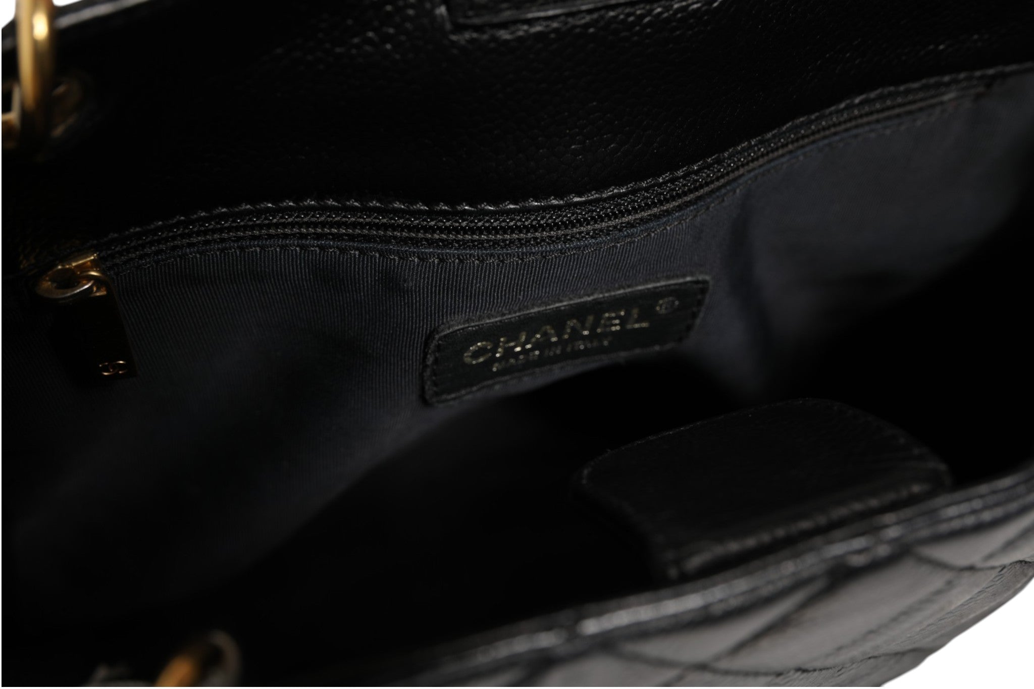 Caviar Petit Shopping Tote (PST) Black
