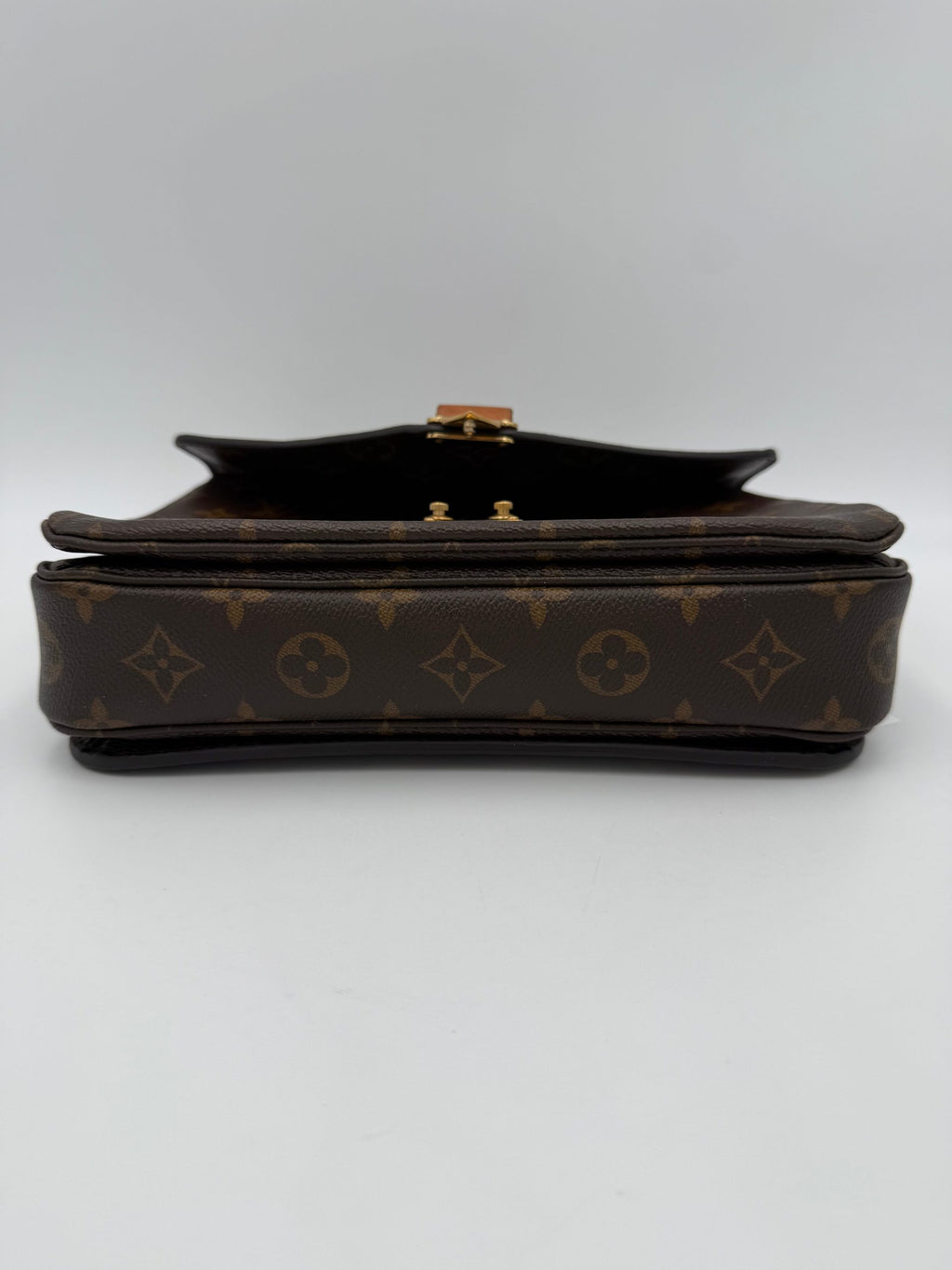 LOUIS VUITTON METIS Monogram Handbag