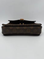 LOUIS VUITTON METIS Monogram Handbag