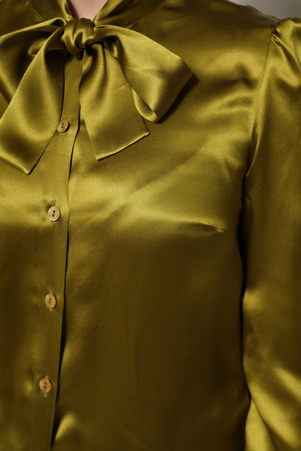 Green Ascot Collar Long Sleeves Blouse Top