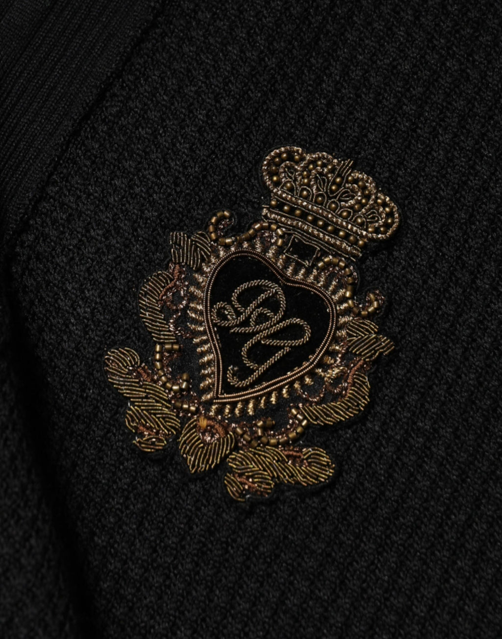 Black Crest Long Sleeve Men Pullover Sweater